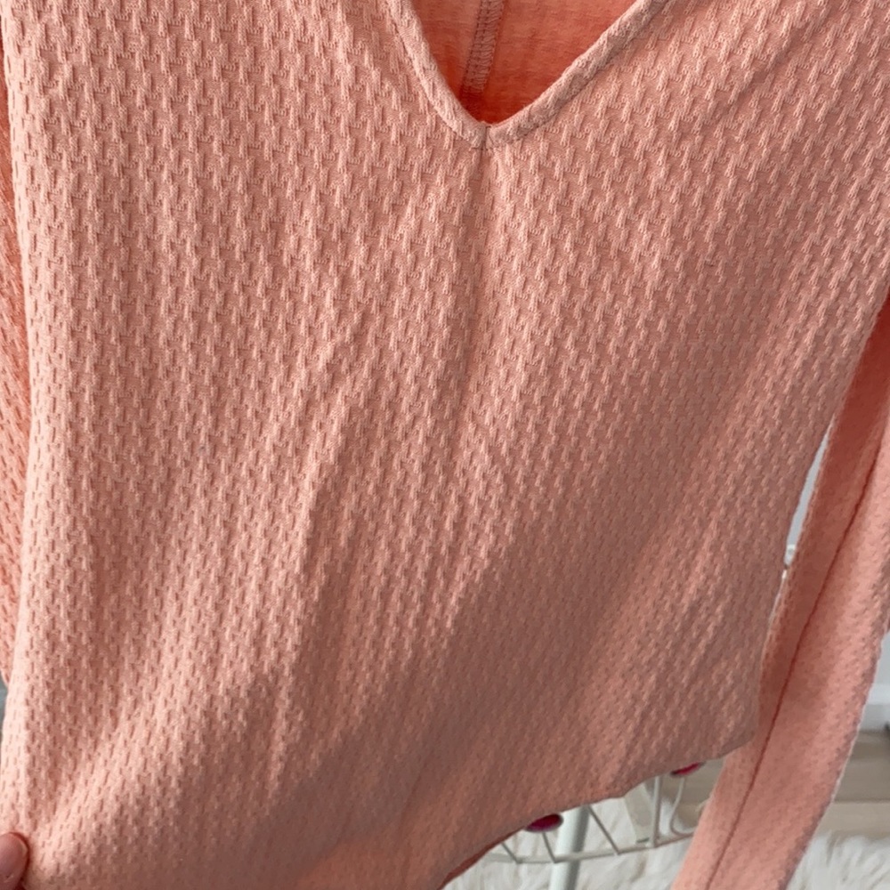 NWT! Forever 21 Puff Shoulder Houndstooth Knit Bodysuit- Peach -Size Small - Picture 7 of 8